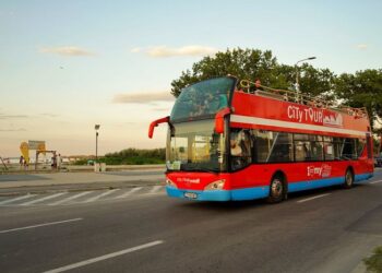 Autobuzele supraetajate Constanța City Tour intră în circulație
