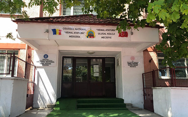 MEDGIDIA: Ședință extraordinară pentru reabilitarea a trei unități de învățământ