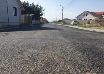 Valu lui Traian: Stadiul asfaltării străzii Valul de Piatră – FOTO