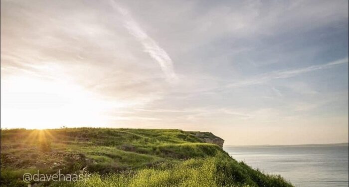 Licitație caritabilă cu fotografia de artă „Stânci la Capul Doloșman „Jurilovca, Tulcea”