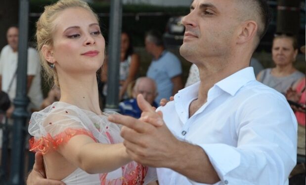 Constănțenii și turiștii sunt invitați la „Dance Sea-mphony 2021”, o serie de spectacole coregrafice inedite.