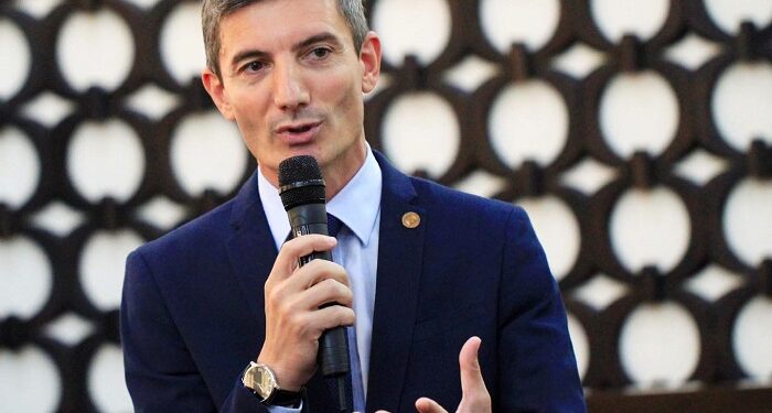 George Vișan: Un autobuz ce nu mai vine…