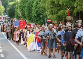 Parada care deschide Festivalul DAPYX: Dacii și Romanii invadează străzile din Medgidia