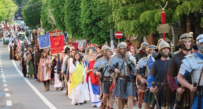 Parada care deschide Festivalul DAPYX: Dacii și Romanii invadează străzile din Medgidia