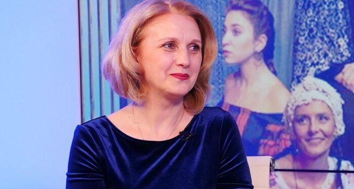 Juriul „Seri de teatru și muzică la Pontul Euxin”: conf. univ. dr. Oana Botezatu Sandu – Universitatea Națională de Arte „George Enescu” Iași