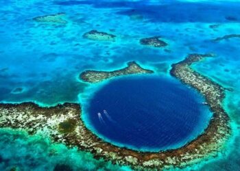 Reciful de corali din insulele Belize, retras de pe lista patrimoniului UNESCO în pericol