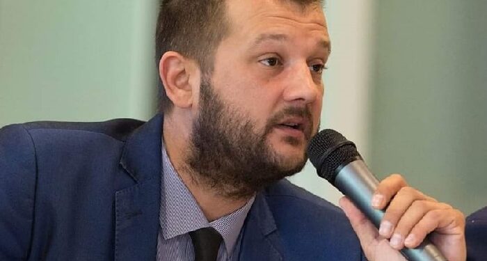 Bola (PNL): Deputatul este legat nu de partidul pe lista căruia a fost ales, ci de cetățenii care l-au mandatat