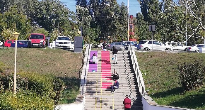 Education Art Flipping: Liceenii Colegiului Regina Maria continuă pictura în pasajul de la Gară