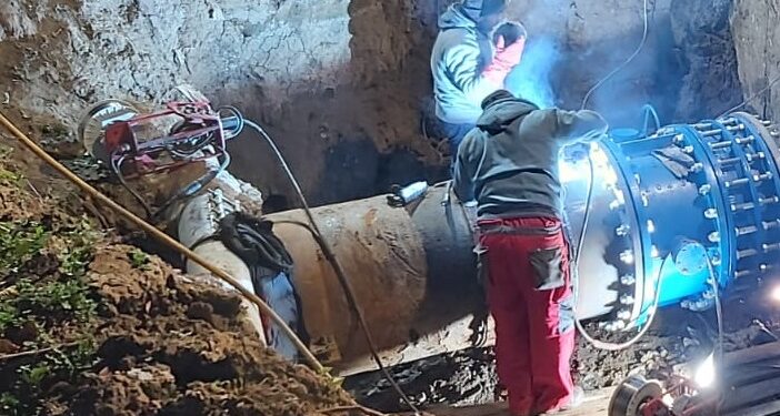 RAJA: Peste 120 de oameni lucrează fără întrerupere pentru reluarea alimentării cu apă a orașului