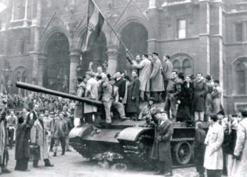 4 noiembrie: Tancurile sovietice intră în Budapesta și pun capăt revoluției maghiare anticomuniste