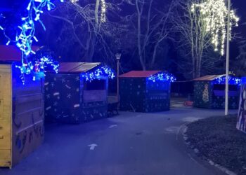 Târgul de Crăciun “Și pentru ei vine Moșul!”, la Delfinariul Constanța