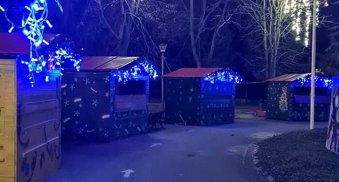 Târgul de Crăciun “Și pentru ei vine Moșul!”, la Delfinariul Constanța