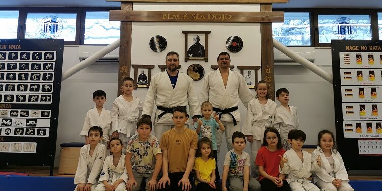 Copiii ucraineni învață judo la CS Pantheon