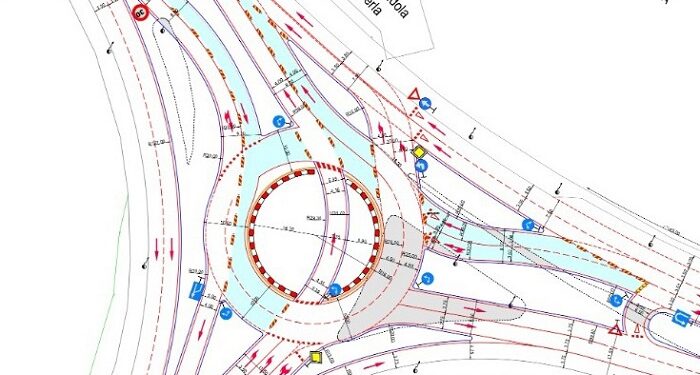 Sens giratoriu la intrarea în stațiunea Mamaia