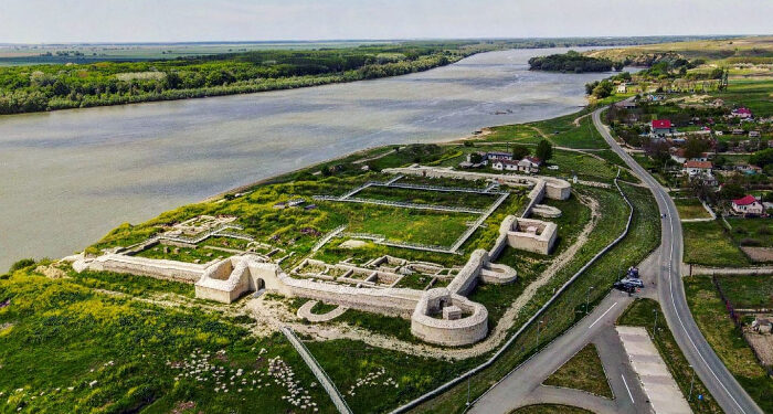 Cetatea Capidava sau Cetatea de la cotitură