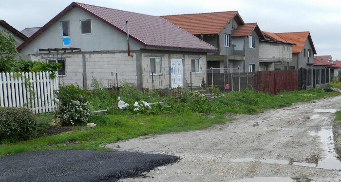 OVIDIU: Modernizarea străzilor din cartierele Tineretului și Sat Vacanță a primit bani de la guvern