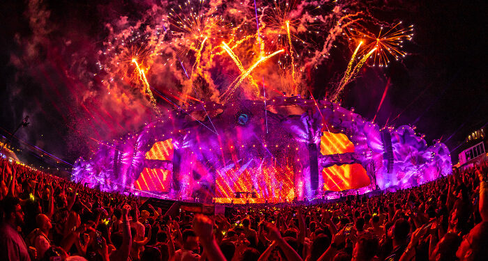 NEVERSEA 2022: Peste 60.000 de fani s-au bucurat de prima zi de festival