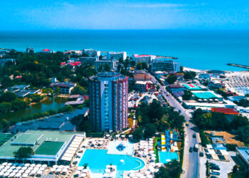 Primăria Mangalia a eliminat taxa de parcare în stațiunile din sudul Litoralului