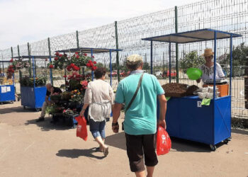 CONSTANȚA: Piață volantă de legume-fructe în cartierul Poarta 6