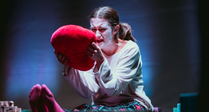 Blue Theatre Revolution University Contest – Universitatea Națională de Arte George Enescu Iași, spectacolul FETIȚA SOLDAT