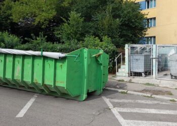 Primăria Constanța: Containere speciale pentru colectarea deșeurilor voluminoase au fost amplasate în cartierul Poarta 6