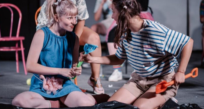 „Blue Theatre Revolution University Contest”: Universitatea de Arte din Târgu Mureș – CABARETUL CUVINTELOR