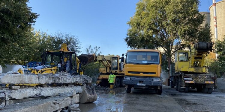 RAJA: Imagini și informații de la intervenția în desfășurare la avaria de pe bulevardul Aurel Vlaicu