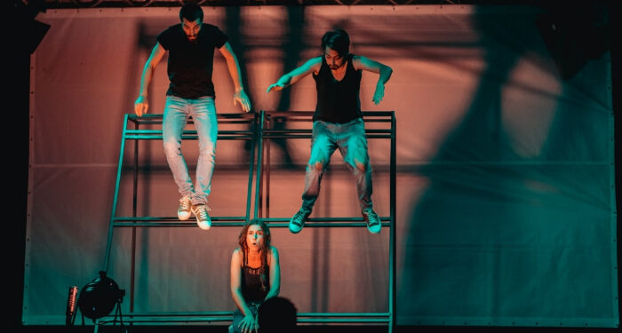 „Blue Theatre Revolution University Contest”: Universitatea de Vest Timișoara – TOT CE SE DĂ