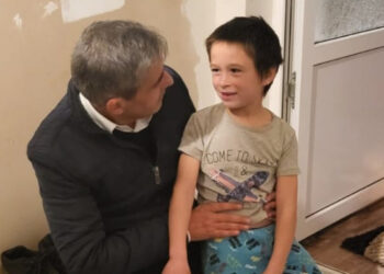 Deputatul Lucian Lungoci a jucat rolul lui Moș Crăciun în satul Lanurile