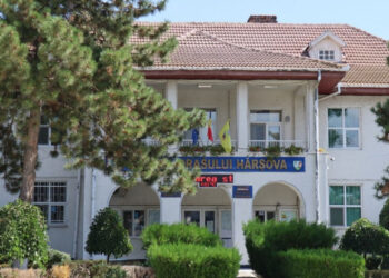 Primăria Hârșova a reluat lucrările de extindere a infrastructurii de canalizare de pe raza localității