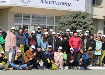 POLARIS și Liga Studenților UOC au curățat Campusul Universitar