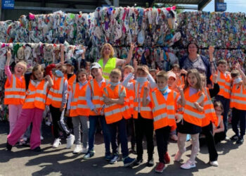 POLARIS: 70 de elevi de la Școala Gimnazială nr. 43 Ferdinand au vizitat Stația de sortare și reciclare