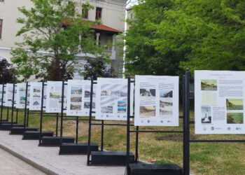 Expoziție MINAC în Piața Ovidiu: „Sejururile estivale la Constanța și Mamaia”