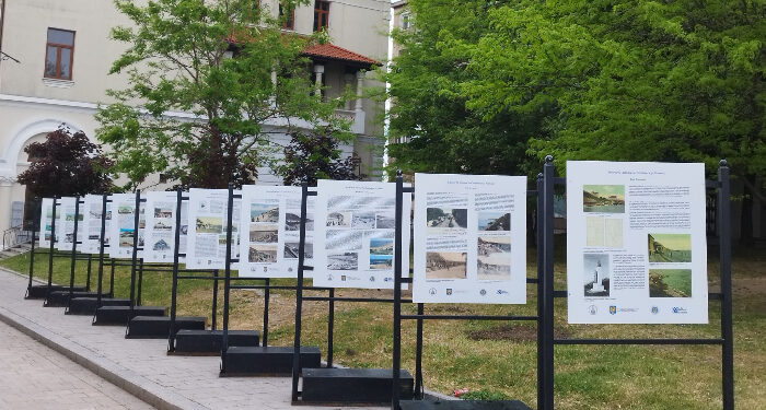 Expoziție MINAC în Piața Ovidiu: „Sejururile estivale la Constanța și Mamaia”