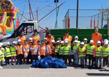 POLARIS: Preșcolarii Grădiniței Tărâmul Basmelor au ecologizat plaja Perla din Mamaia