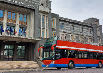 Autobuzele etajate CiTy TOUR revin pe traseu pentru turiști și localnicii dornici să își cunoască orașul