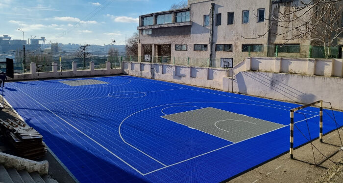 Trei școli din Constanța au terenuri de sport moderne, la standarde internaționale