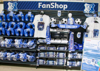 Fan shop-ul campioanei României, Farul Constanța, în hipermarketurile Auchan din Constanța