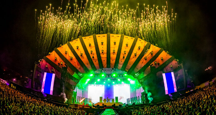 Aproape 300.000 de participanți în ediția aniversară a festivalului NEVERSEA