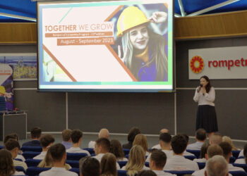 Program de pregătire pentru 58 de studenți UOC ȘI UMC, în companiile Rompetrol