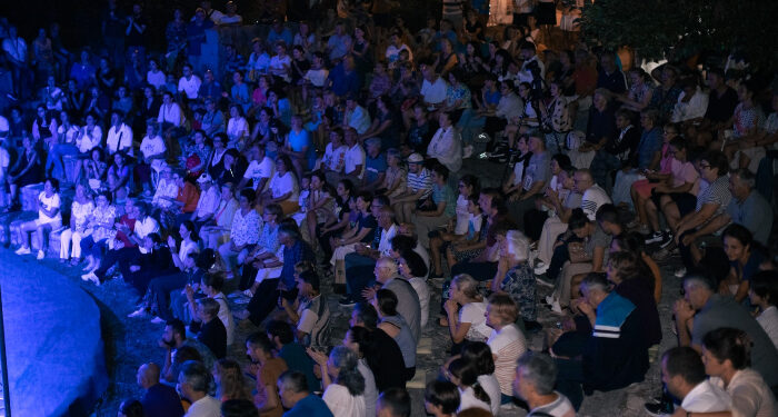 Amfiteatrul din Parcul Tăbăcărie, plin ochi la „Seri de Teatru și Muzică la Pontul Euxin” ediția a V-a