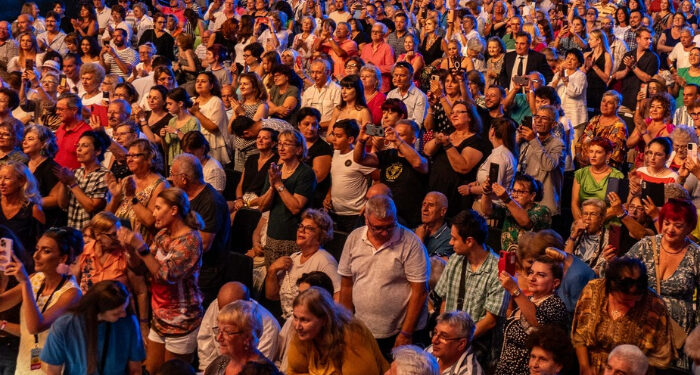 Peste 2000 de spectatori, în fiecare seară a Festivalului Național de Muzică Ușoară ,,Mamaia”, ediție aniversară – 60