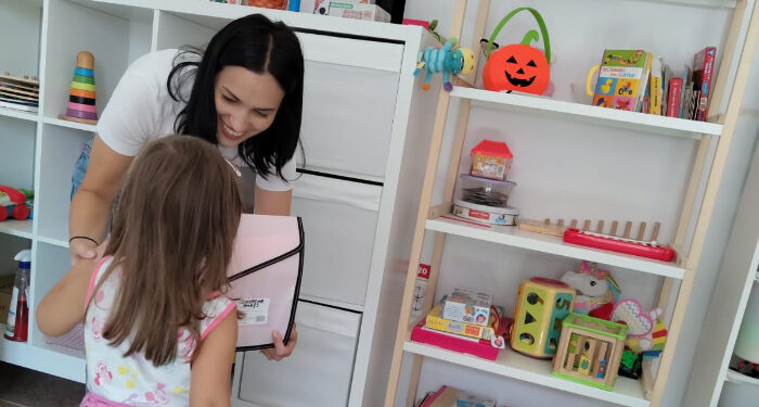 Surprize la început de an școlar pentru copiii cu autism, A.D.H.D. și alte afecțiuni – „Fii Eroul Casei S.U.I.T.A.”