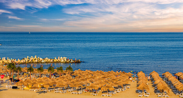 MAMAIA. Septembrie anunță vreme de vară și prețuri de extrasezon