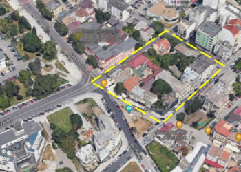 Specialiști agreați de Ministerul Culturii evaluaeză starea de degradare a unui perimetru de clădiri de patrimoniu din zona Lupoaicei