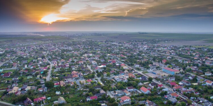 Centrală fotovoltaică dotată cu stație de încărcare pentru mașini electrice la Valu lui Traian