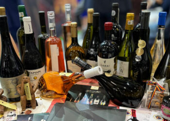 Ruta Vinurilor Dobrogene, promovată de CJC la Târgul de Turism ,,World Travel Market” – Londra 2023