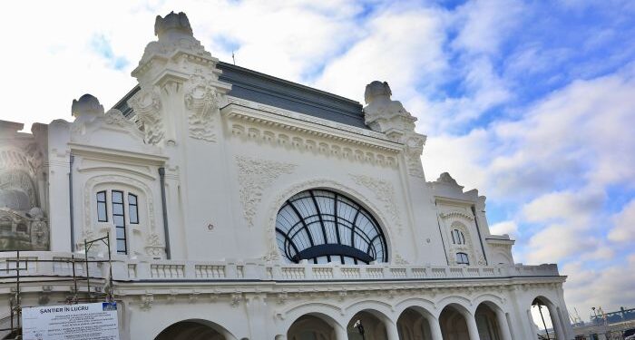 Clădirea-simbol a Constanței, aproape să-și recapete strălucirea