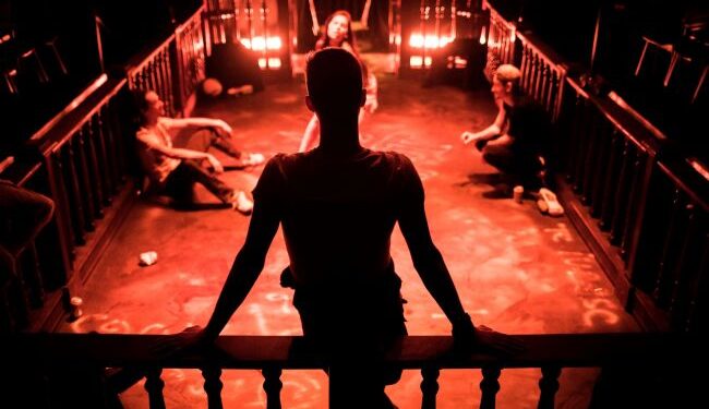 „Jocuri în curtea din spate” și „Meciul de comedie”, la Teatrul de Stat Constanța