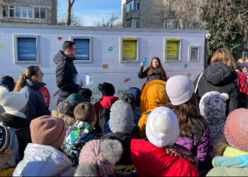 POLARIS a invitat elevii școlii 8 din Constanța la concurs: “10 cu Felicitări pentru colectarea separată”